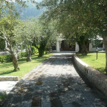 Sleeps 6 Pool Wifi Villa *